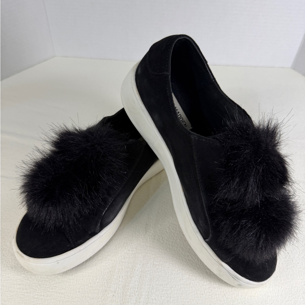Steve Madden Black Pom Pom Sneakers Platform Casual Women’s Approx Size 8B